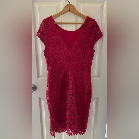 Lulus Right Sheer, Right Now Magenta Lace Bodycon Dress Style: DA863J Size L EUC - Picture 7 of 9